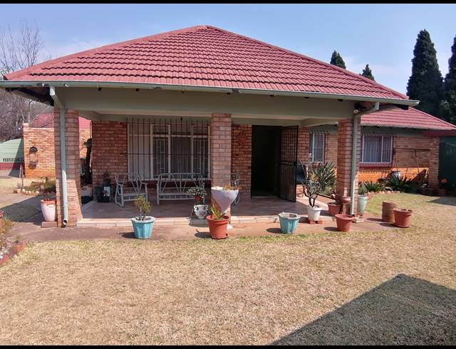 3 BEDROOM FREESTANDING SOLD IN STILFONTEIN EXT 3